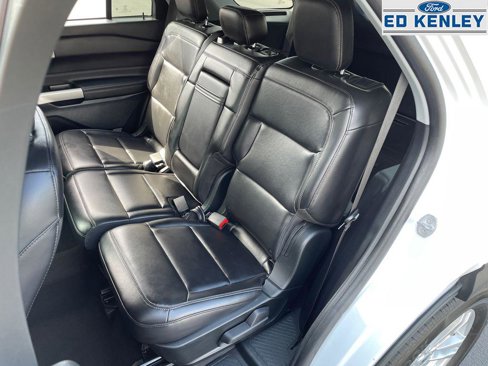 Used 2023 Ford Explorer XLT w/ Equipment Group 202A image 6