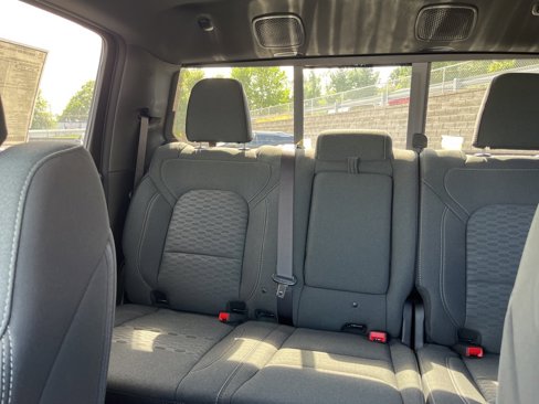 New 2026 RAM 1500 4x4 Crew Cab image 29