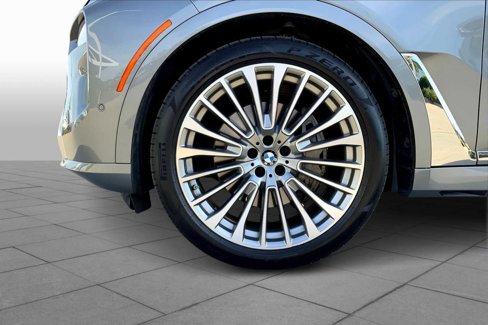 Used 2024 BMW X7 xDrive40i w/ Premium Package image 10