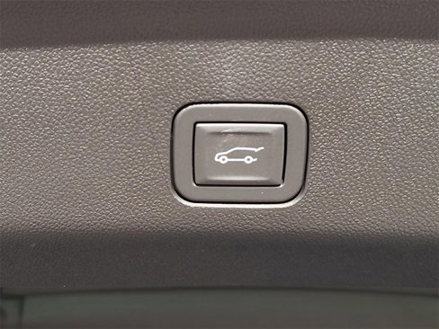 New 2025 Chevrolet Suburban High Country image 9