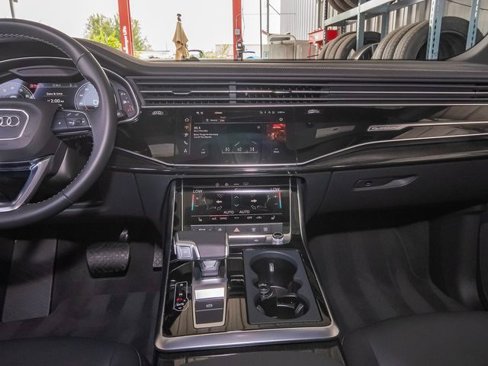 Certified 2025 Audi Q8 Premium image 25
