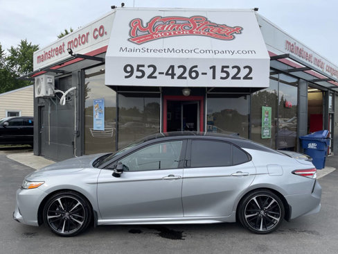 Used 2020 Toyota Camry XSE image 2