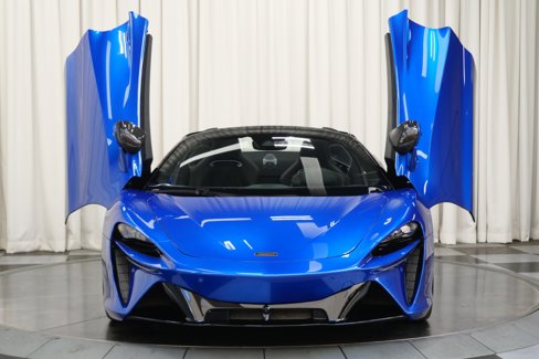 Used 2025 McLaren Artura Spider image 36
