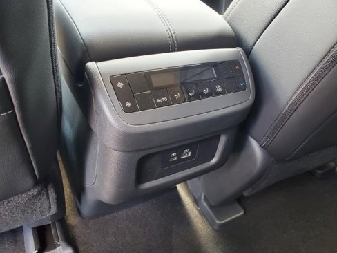 New 2025 Nissan Pathfinder SL image 11