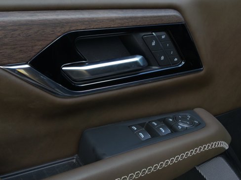 Used 2025 GMC Yukon Denali Ultimate image 32