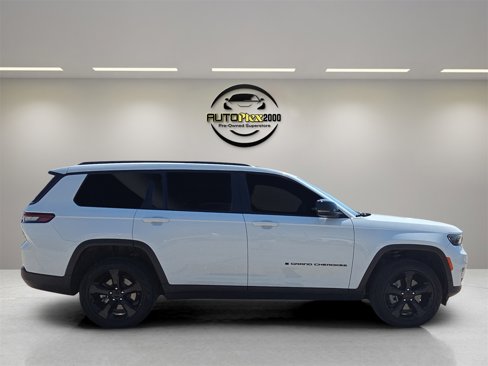 Used 2024 Jeep Grand Cherokee L Limited w/ Black Appearance Package image 8