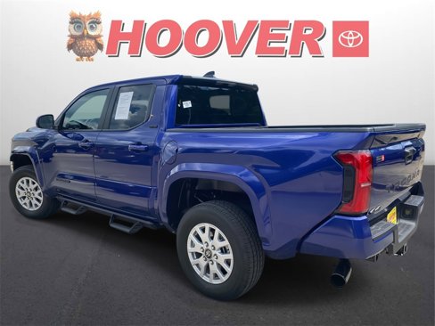 Used 2025 Toyota Tacoma SR5 image 5