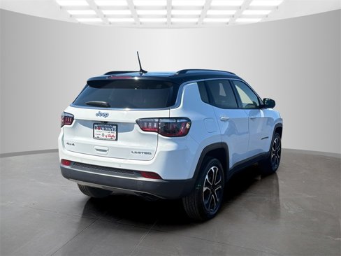 Certified 2022 Jeep Compass Limited w/ Sun and Sound Group image 3