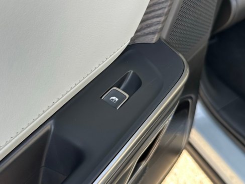 Used 2023 Rivian R1S Adventure image 24