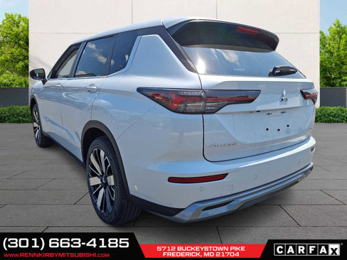 New 2025 Mitsubishi Outlander SE image 3