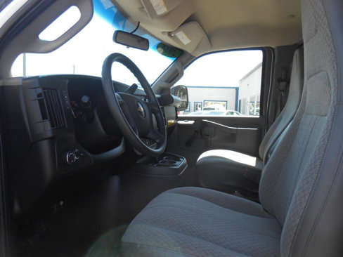 Used 2018 Chevrolet Express 2500 image 10