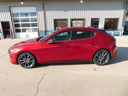 Used 2019 MAZDA MAZDA3 Hatchback w/ Preferred Package image 8