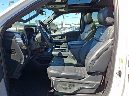 Certified 2025 Ford F250 Platinum image 10