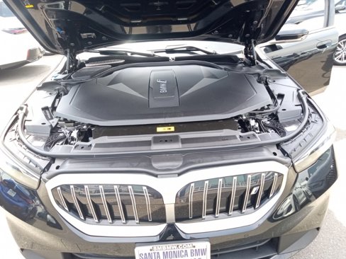 Used 2024 BMW i5 eDrive40i w/ Premium Package image 23