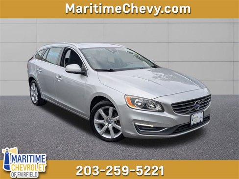 Used 2017 Volvo V60 T5 Premier w/ Convenience Package image 1