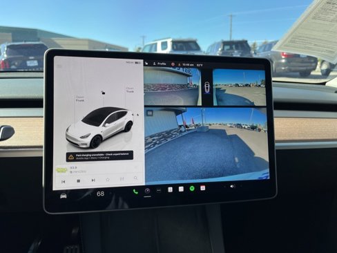 Used 2025 Tesla Model Y Performance image 39
