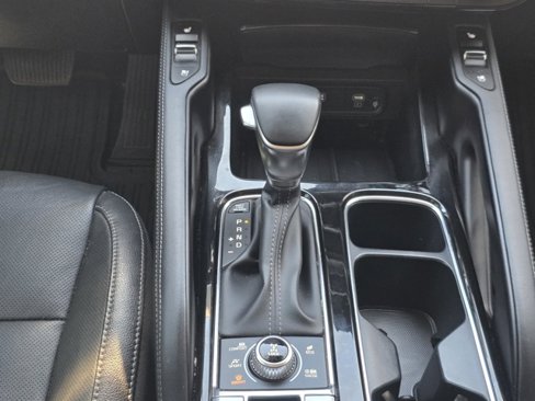 Used 2024 Kia Telluride EX w/ EX Captain's Chair Package image 16