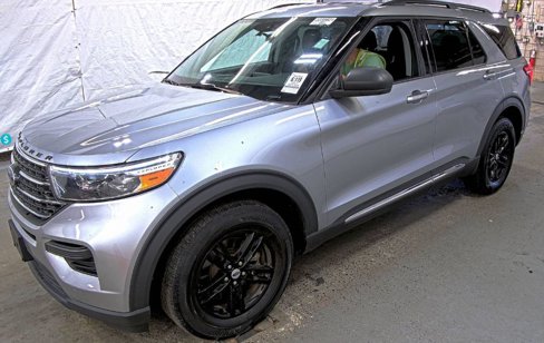 Used 2022 Ford Explorer XLT image 1
