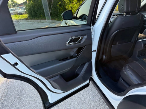 Used 2019 Land Rover Range Rover Velar S image 18