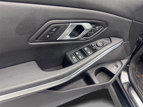 Used 2025 BMW 330i Sedan image 32