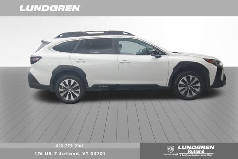 Used 2023 Subaru Outback Limited image 2