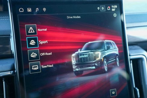 Used 2025 GMC Yukon Elevation image 69