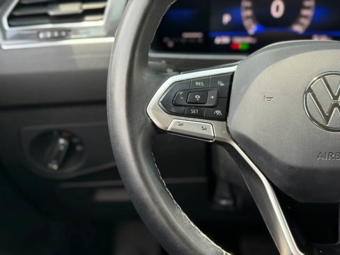 Used 2022 Volkswagen Tiguan SE image 19