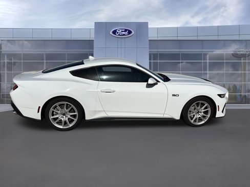 Used 2024 Ford Mustang GT Premium image 6