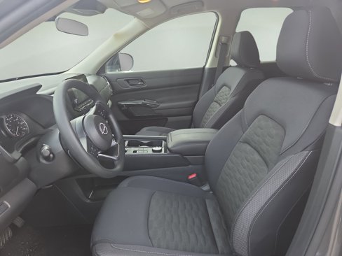 Used 2025 Nissan Pathfinder S image 13