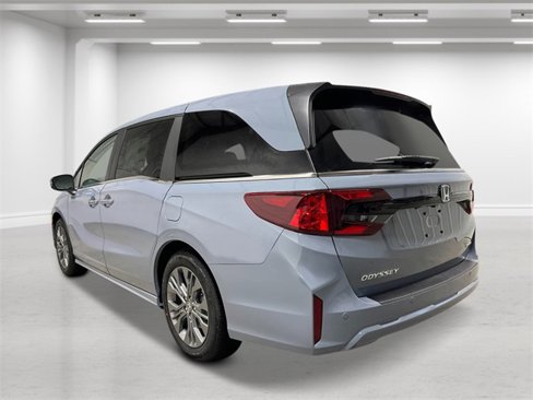 New 2026 Honda Odyssey Touring image 3