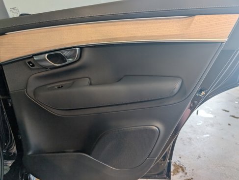 New 2026 Volvo XC90 B6 Plus w/ Protection Package Premier image 27