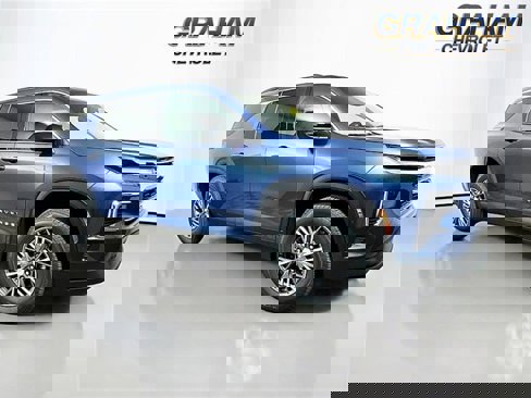 New 2026 Chevrolet Traverse LT image 1