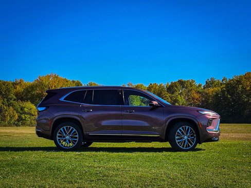 New 2026 Buick Enclave Avenir image 3