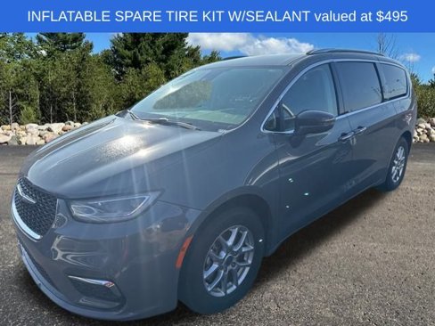 Used 2021 Chrysler Pacifica Touring-L image 2