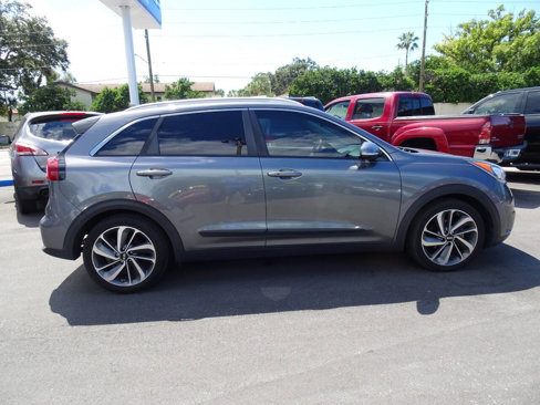 Used 2017 Kia Niro Touring w/ Advanced Technology Package image 4
