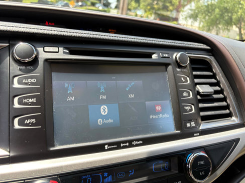 Used 2017 Toyota Highlander XLE image 30