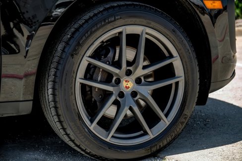 Used 2024 Porsche Macan w/ Premium Plus Package image 61