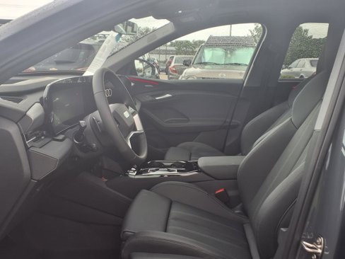 New 2025 Audi Q6 e-tron Premium Plus image 12