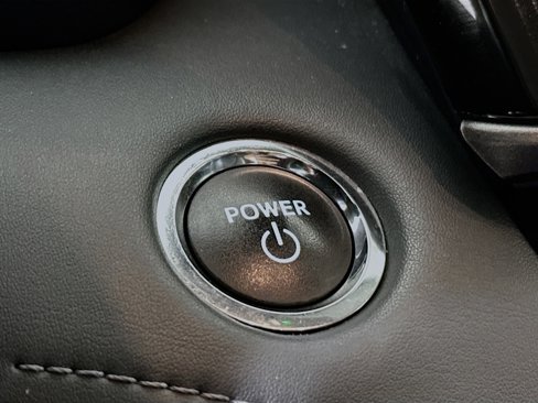 Used 2023 Toyota Highlander XLE image 18