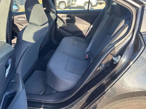 Used 2021 Toyota Corolla LE image 19