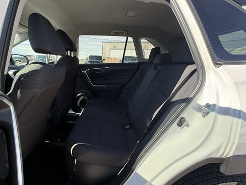 Used 2024 Toyota RAV4 LE image 9