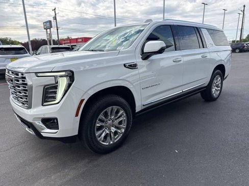 Used 2025 GMC Yukon XL Denali image 5