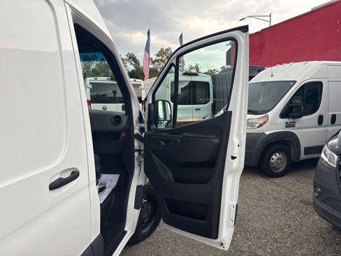 Used 2021 Mercedes-Benz Sprinter 2500 image 16