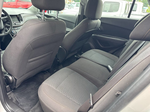 Used 2018 Chevrolet Trax LS image 18