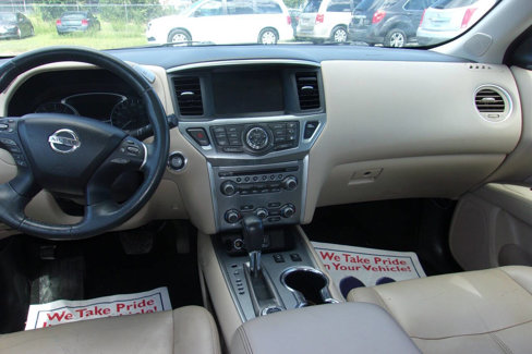 Used 2018 Nissan Pathfinder SL w/ SL Premium Package image 13
