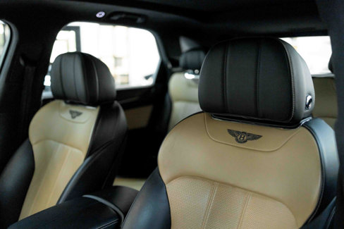 Used 2018 Bentley Bentayga image 47
