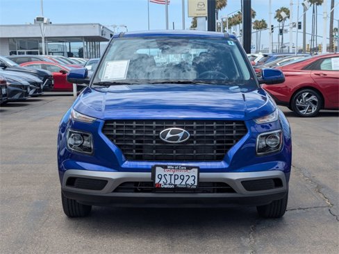 Used 2025 Hyundai Venue SE image 2
