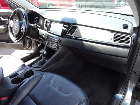 Used 2017 Kia Niro Touring w/ Advanced Technology Package image 19