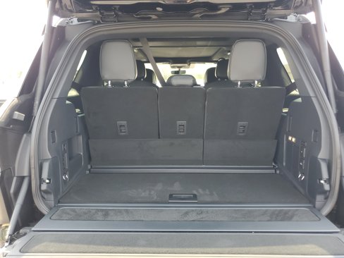 New 2025 Lincoln Navigator Reserve w/ Jet Appearance Package image 32