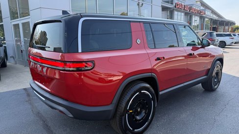 Used 2025 Rivian R1S Adventure image 5